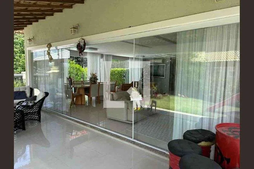 Floor-to-ceiling windows in a 6-bedroom house, 290 m² — photo 3