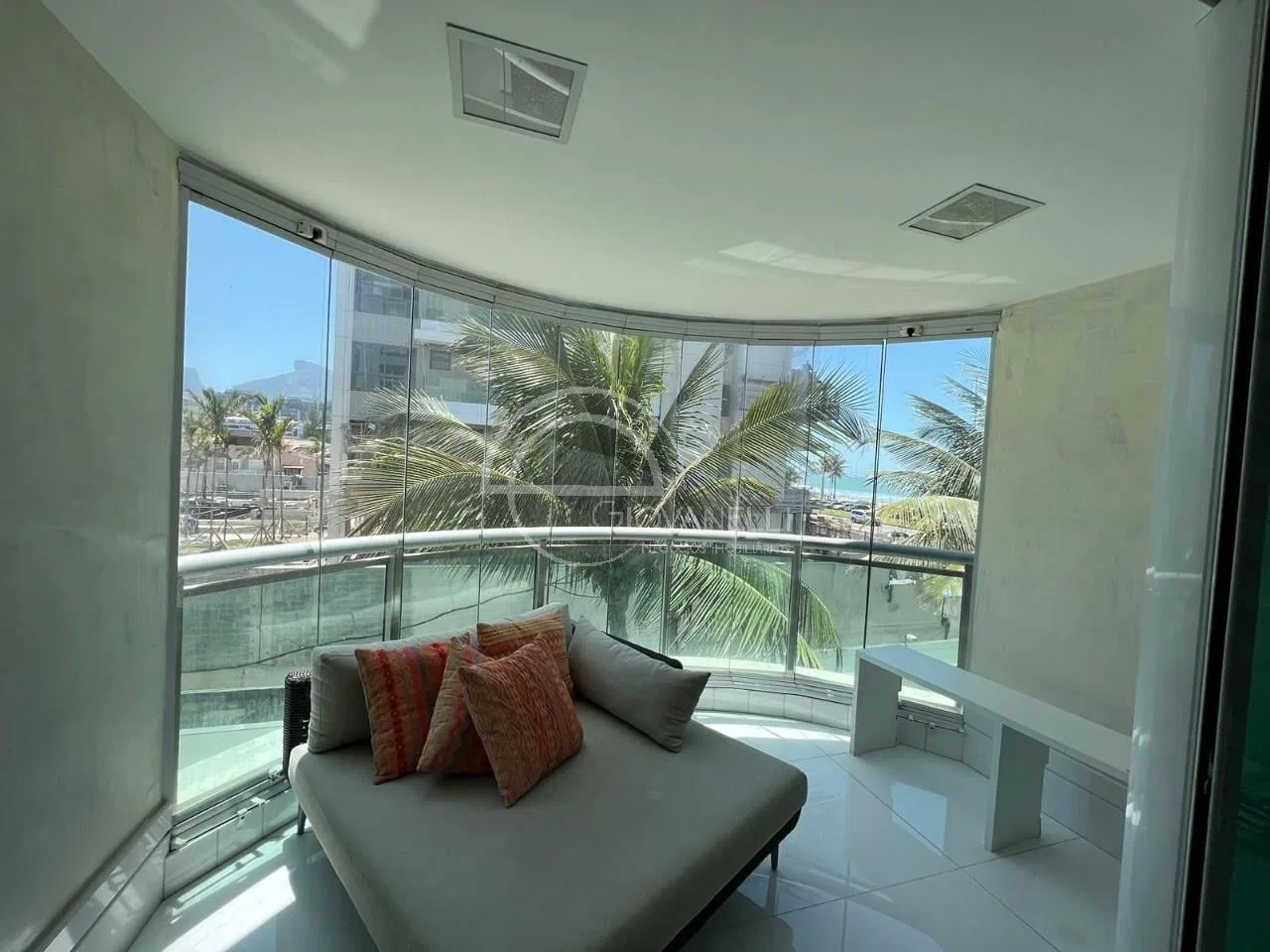 Квартира 400 м² з 4 спальнями та 5 ванними кімнатами — photo 19