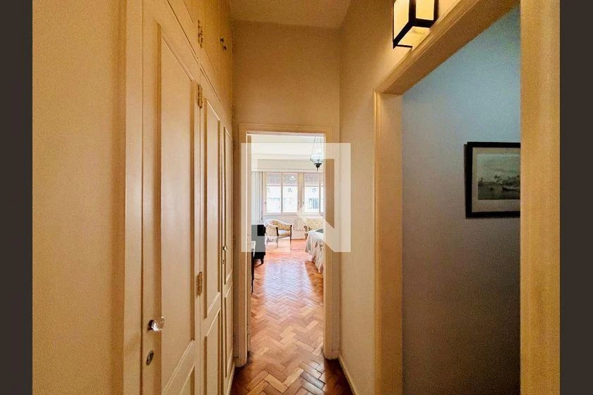 Furnished apartment, 348 m², with a glass-enclosed balcony — photo 7