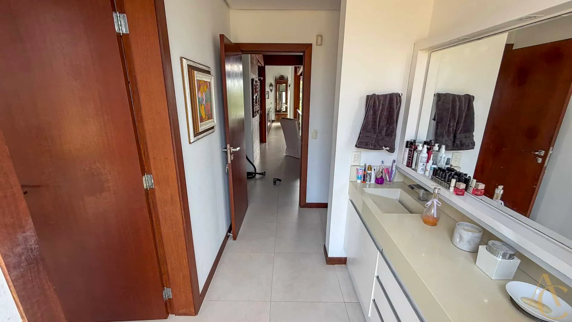Furnished house, 689 m², with a grill on the balcony — photo 84