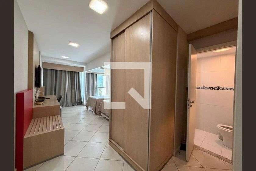 Студия 37 м² с балконом и компактной кухней — photo 16