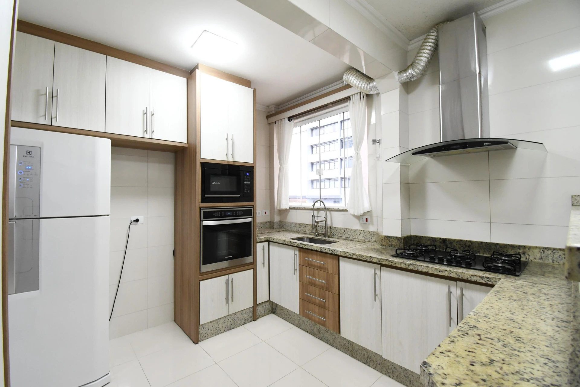 Furnished apartment, 68 m², with a washing machine — photo 9