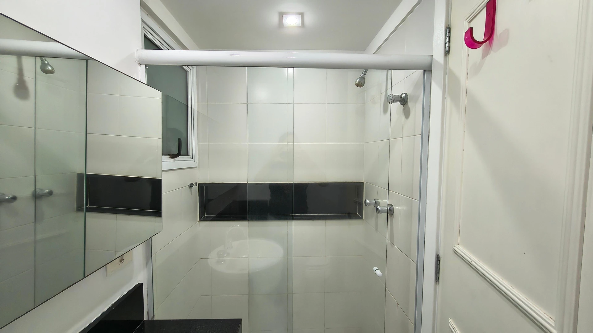 Apartment, 98 m², with a glass-enclosed balcony — photo 29