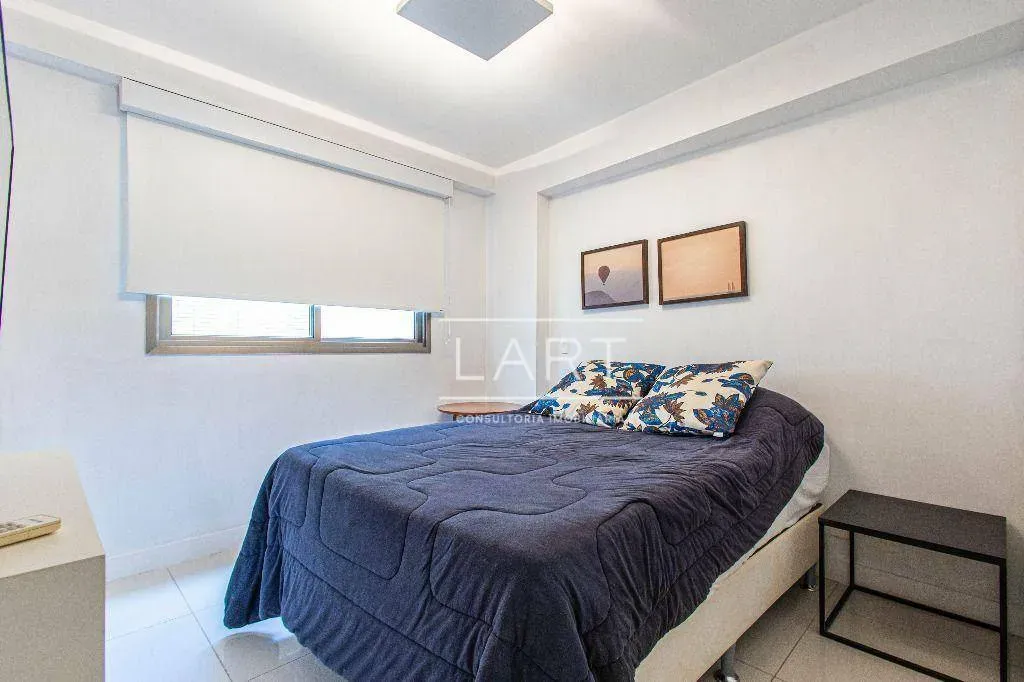 Apartamento com 2 dormitórios e varanda de vidro — photo 20