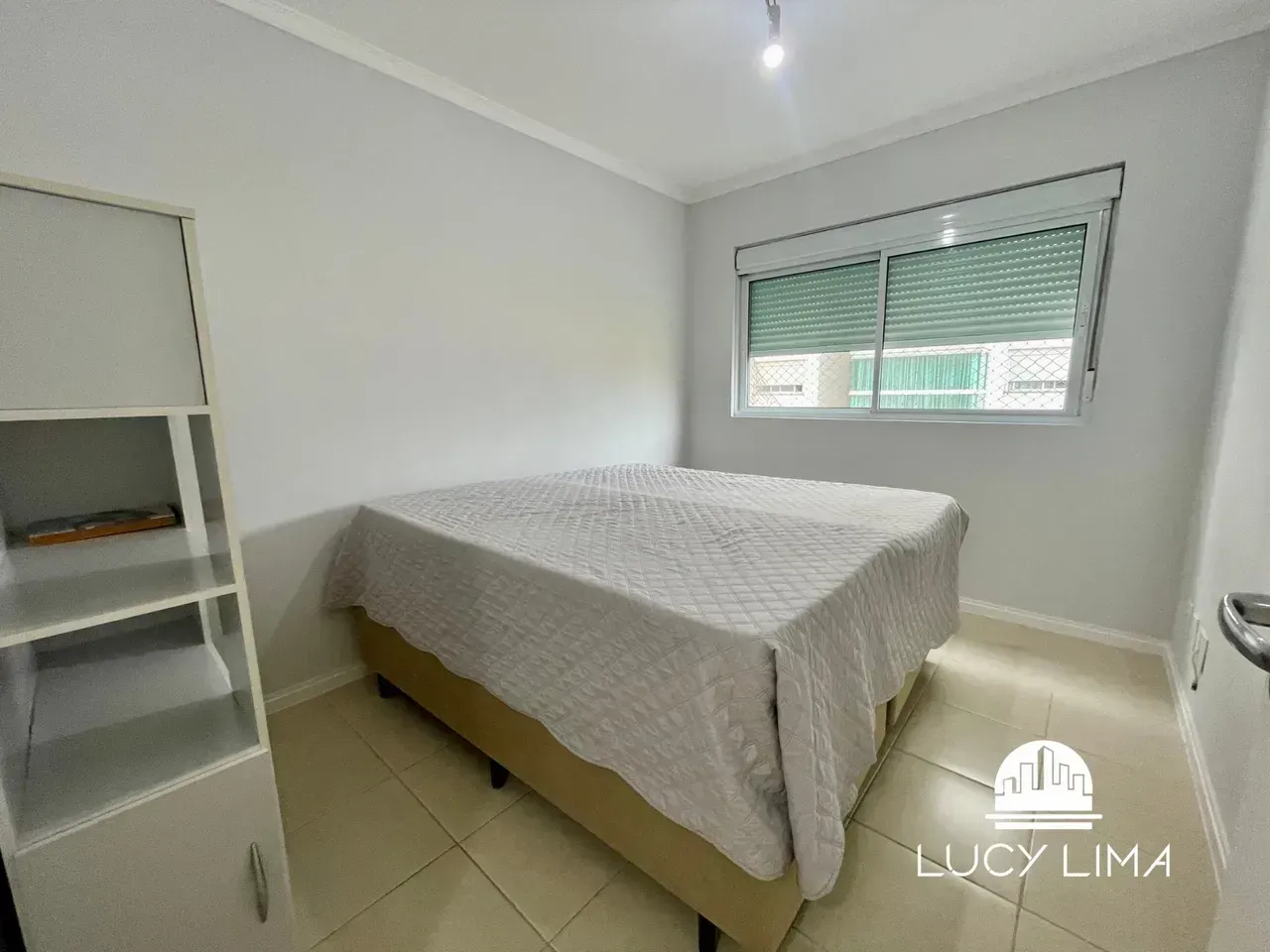 Furnished apartment, 100 m², with floor-to-ceiling windows — photo 3