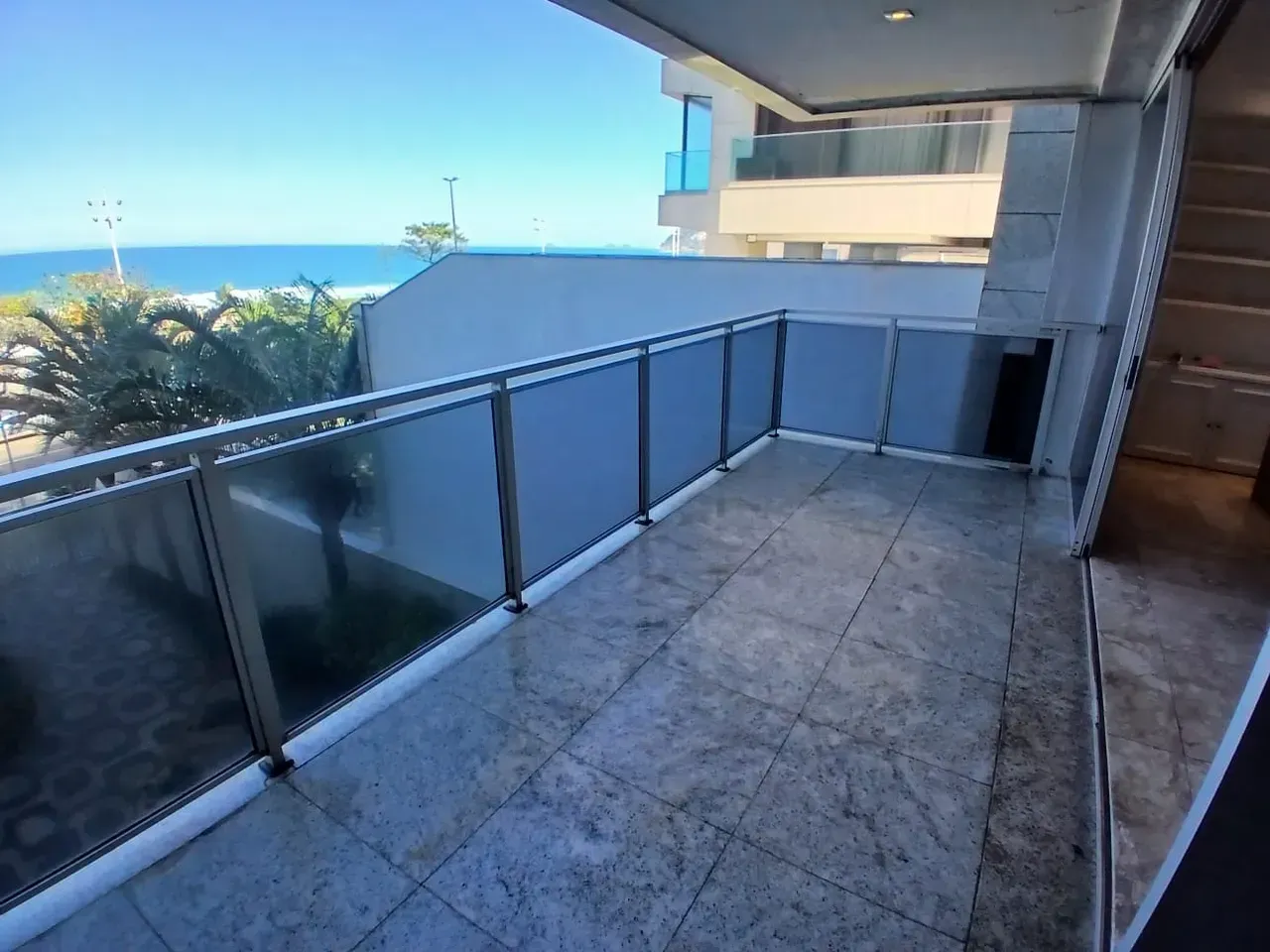 Apartment with balcony, 3 bedrooms and 3 bathrooms — photo 4