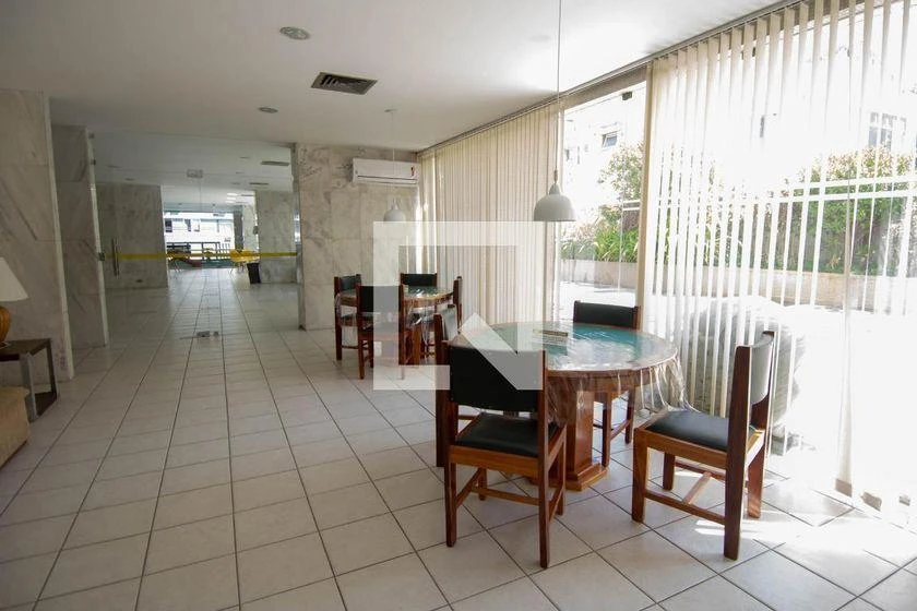 Furnished 76 m² apartment with 2 bedrooms and suite — photo 35