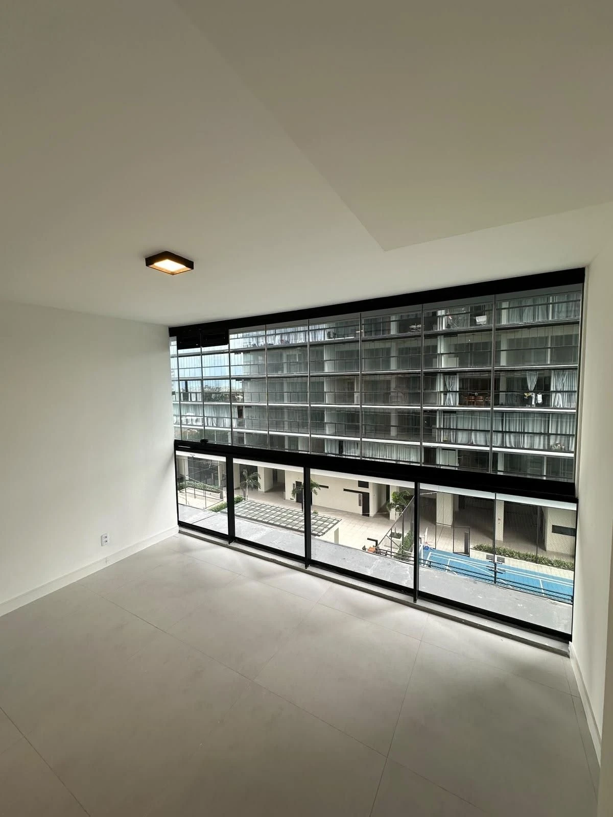 Floor-to-ceiling windows in a 2-bedroom apartment, 84 m² — photo 6