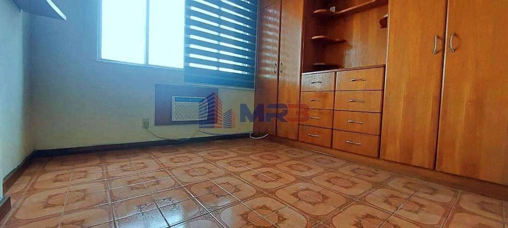 Apartment with 3 bedrooms and 4 bathrooms — photo 22