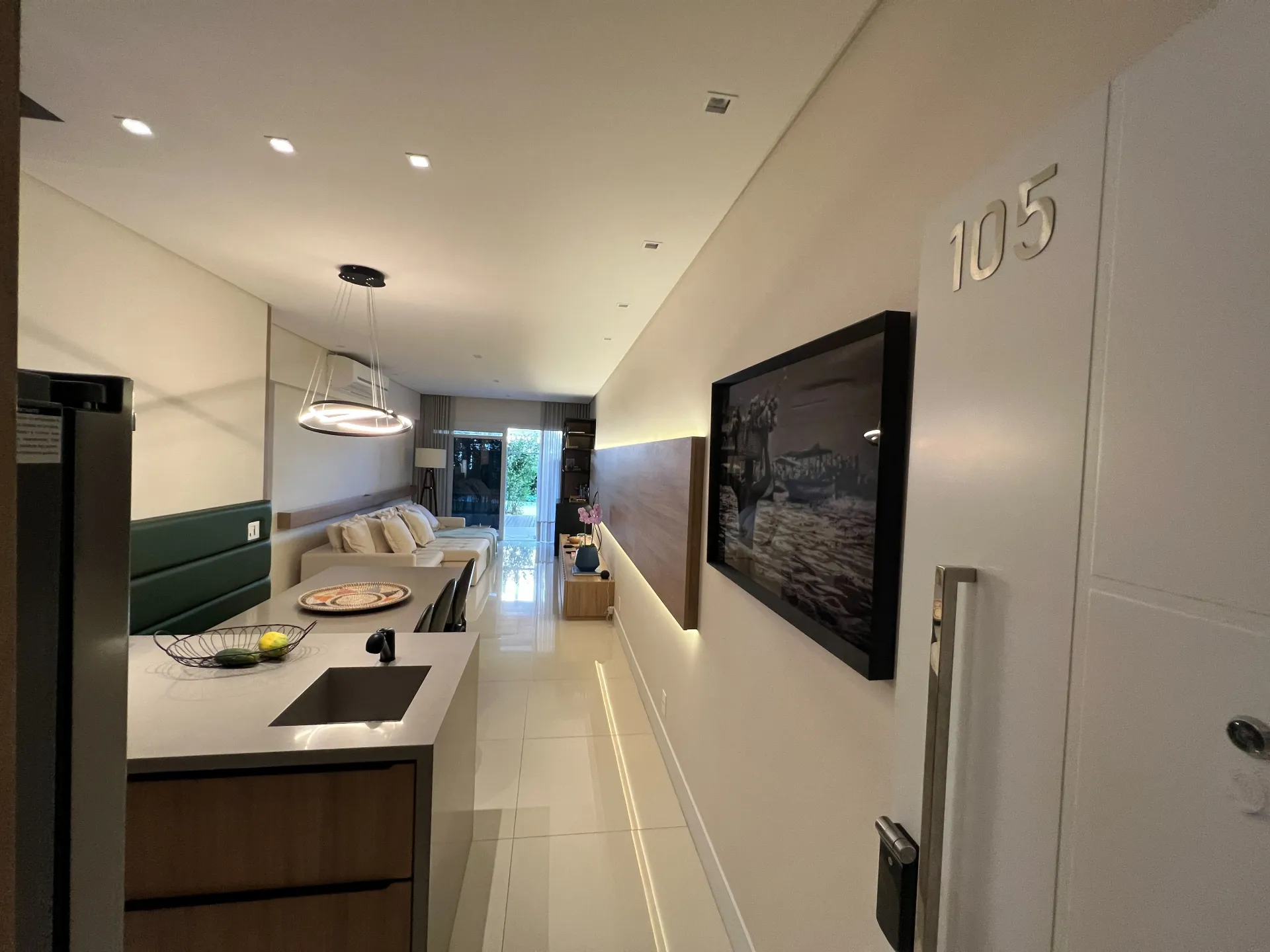 Furnished Garden apartment with 2 suites and 3 bathrooms