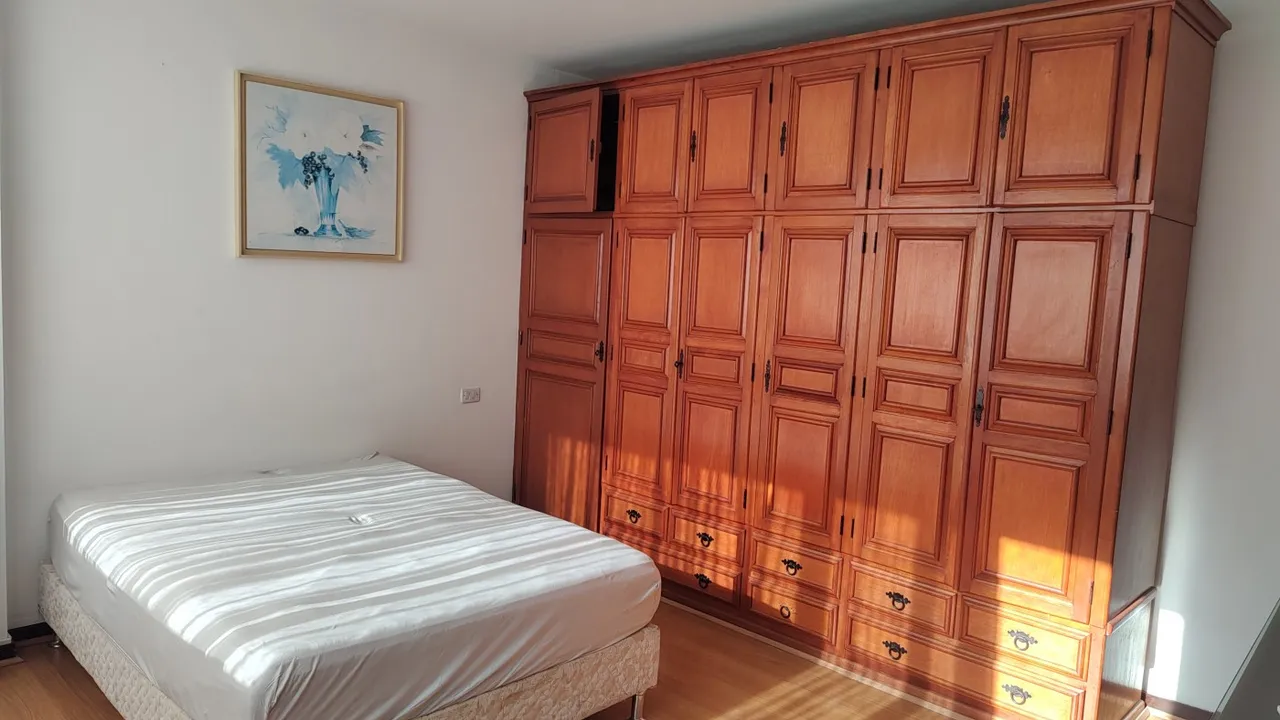 3-bedroom rental apartment with enclosed glass balcony — photo 9