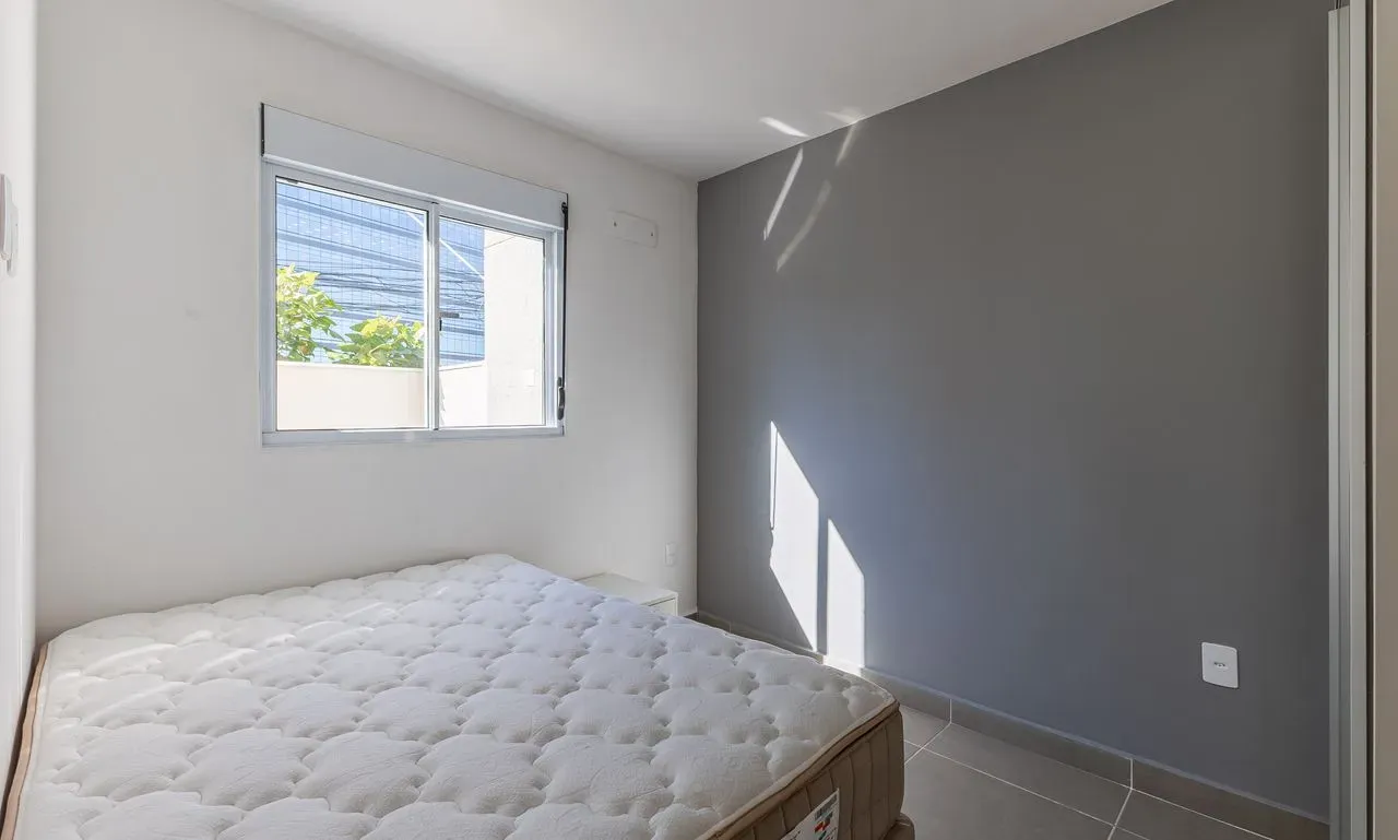 Furnished apartment, 75 m², with a glass-enclosed balcony — photo 3