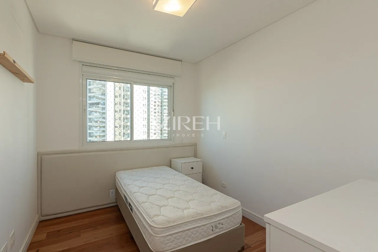 Квартира 316 м² з 4 спальнями і 3 місцями паркування — photo 24