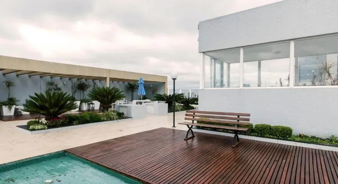 1-bedroom 1-bath apartment with a balcony — photo 11