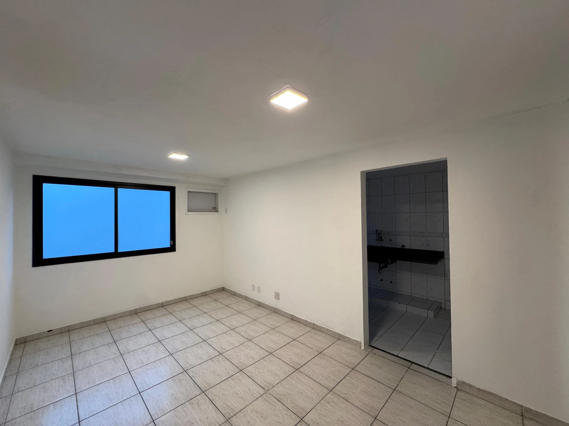 One-bedroom apartment in a building with a sauna — photo 16