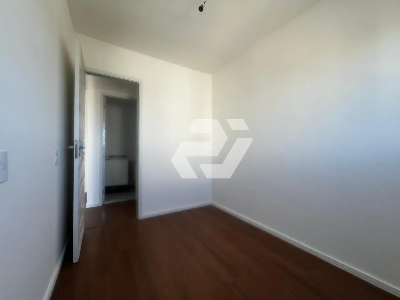 Unfurnished apartment with 2 bedrooms and a balcony — photo 7
