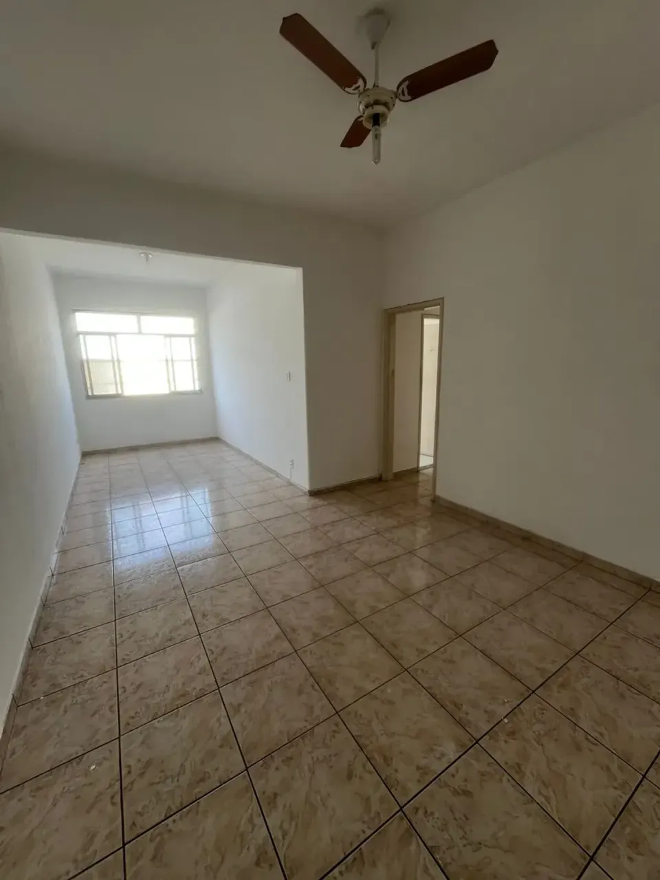 2-bedroom apartment with a glass-enclosed shower — photo 12