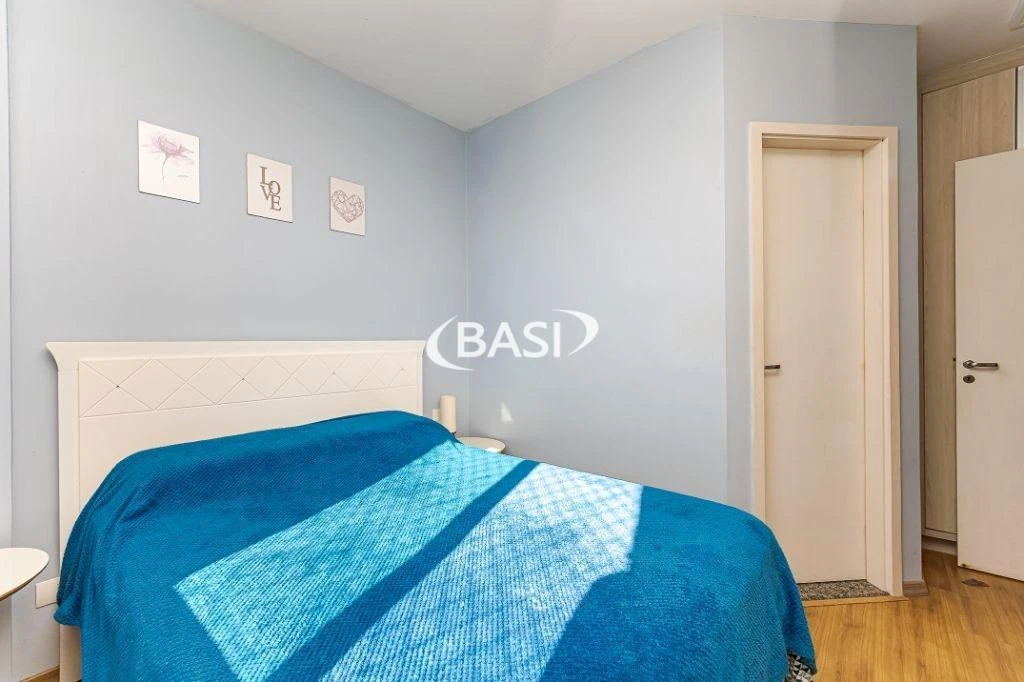 70 m² apartment with a home office and a washing machine — photo 48