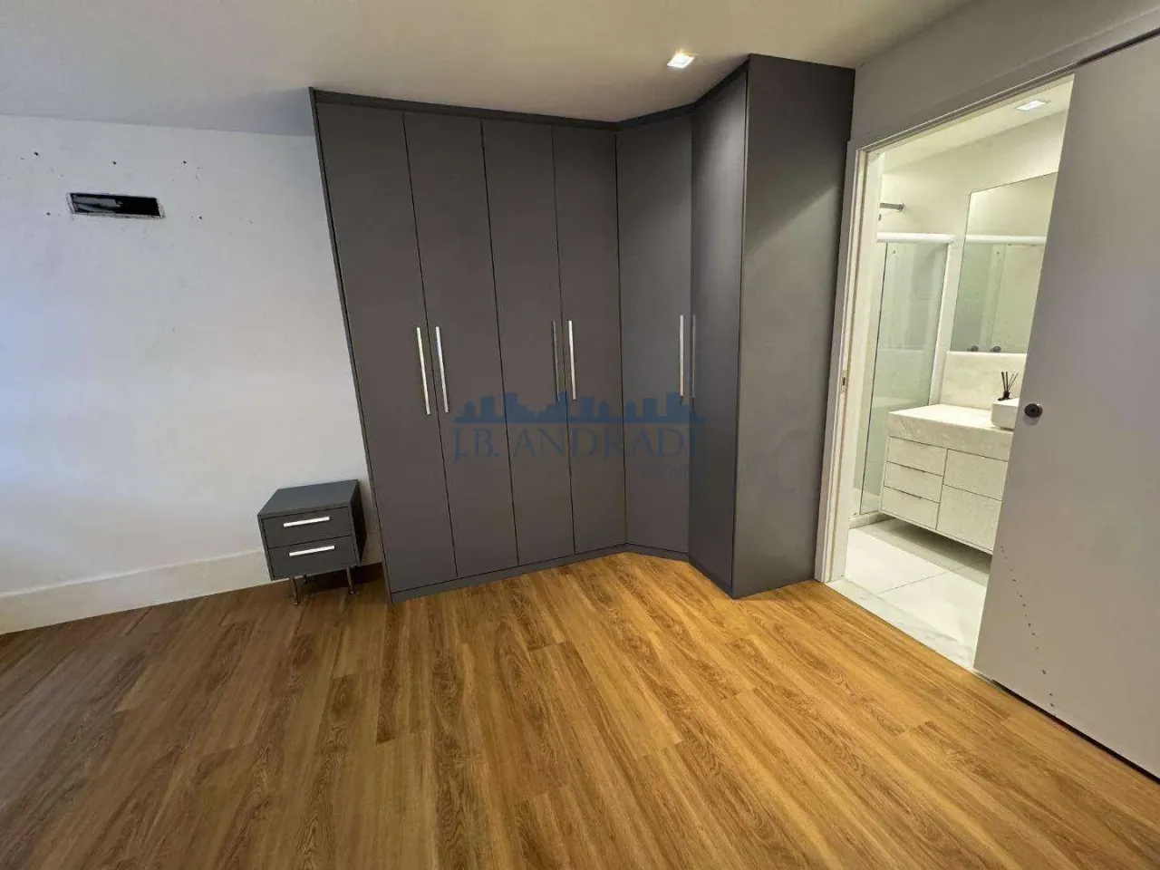Apartment with 3 bedrooms and 2 suites, 4 bathrooms — photo 10