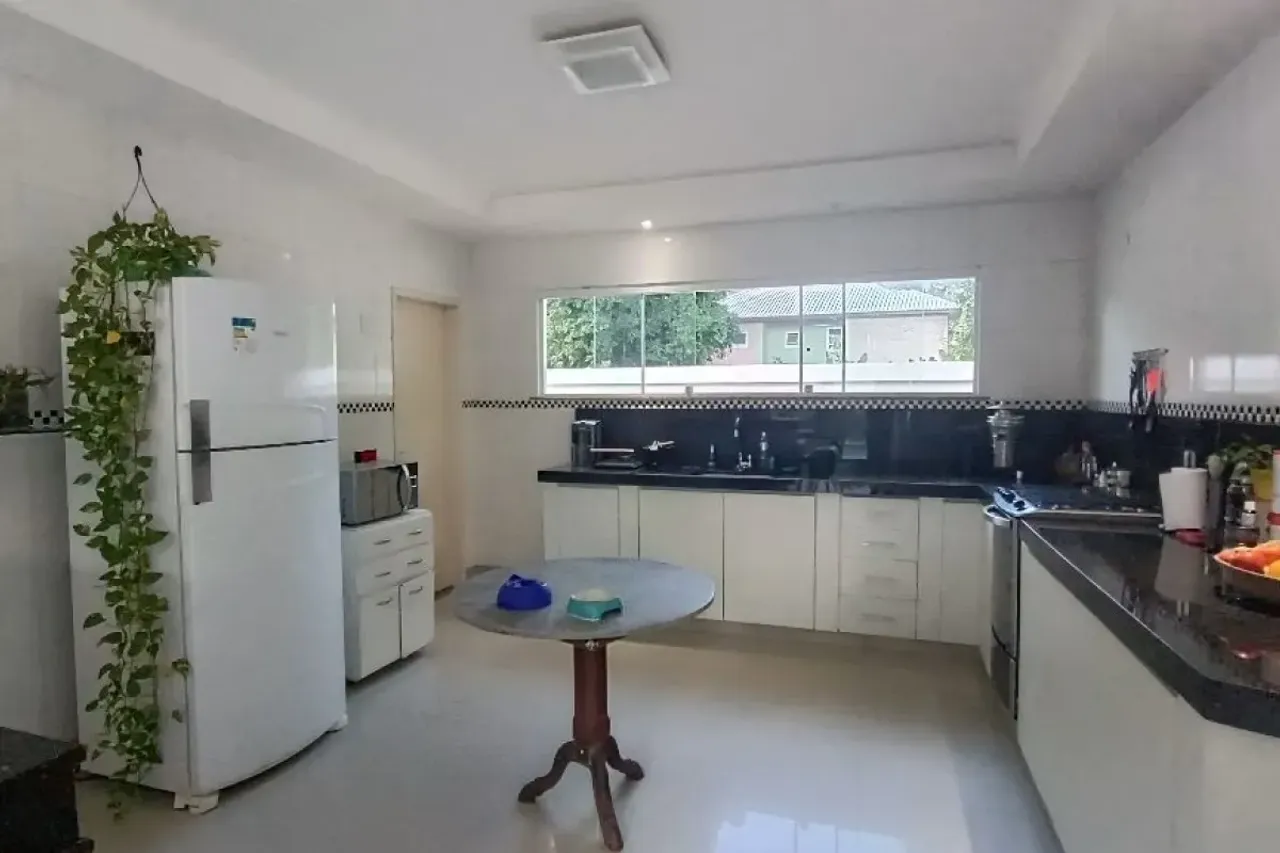 Casa mobiliada com 4 quartos e 5 banheiros, 220 m² — photo 18