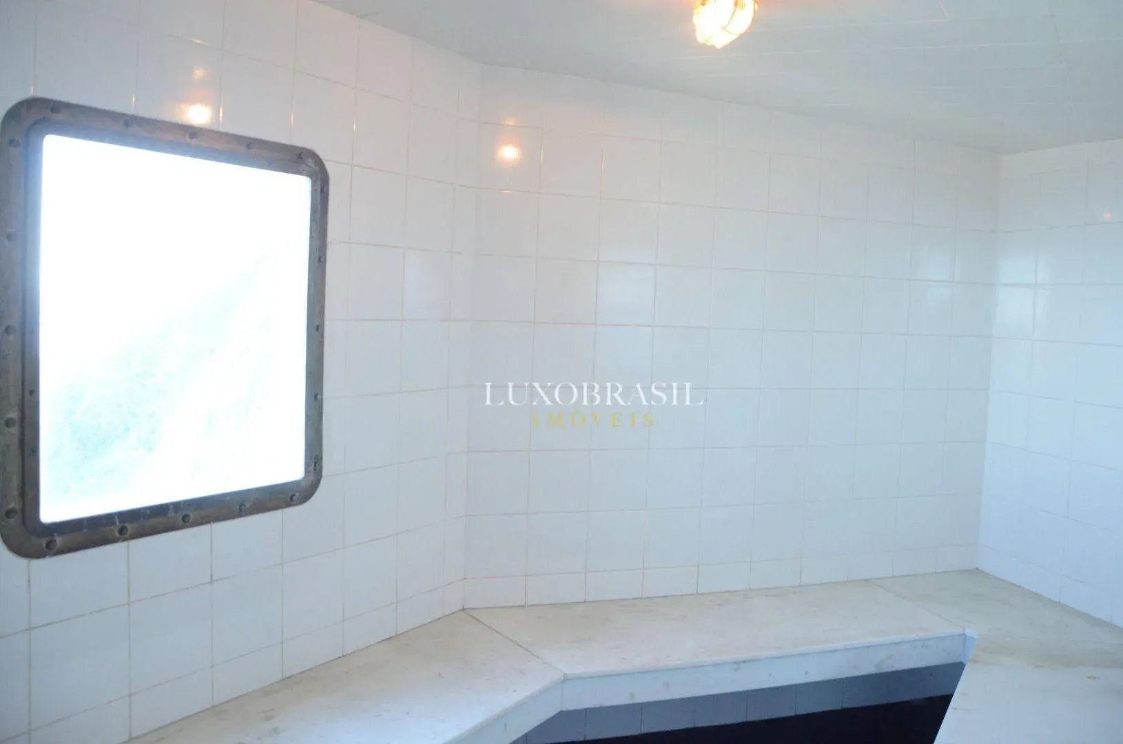 800 m² house with 5 bedrooms and 5 bathrooms — photo 36