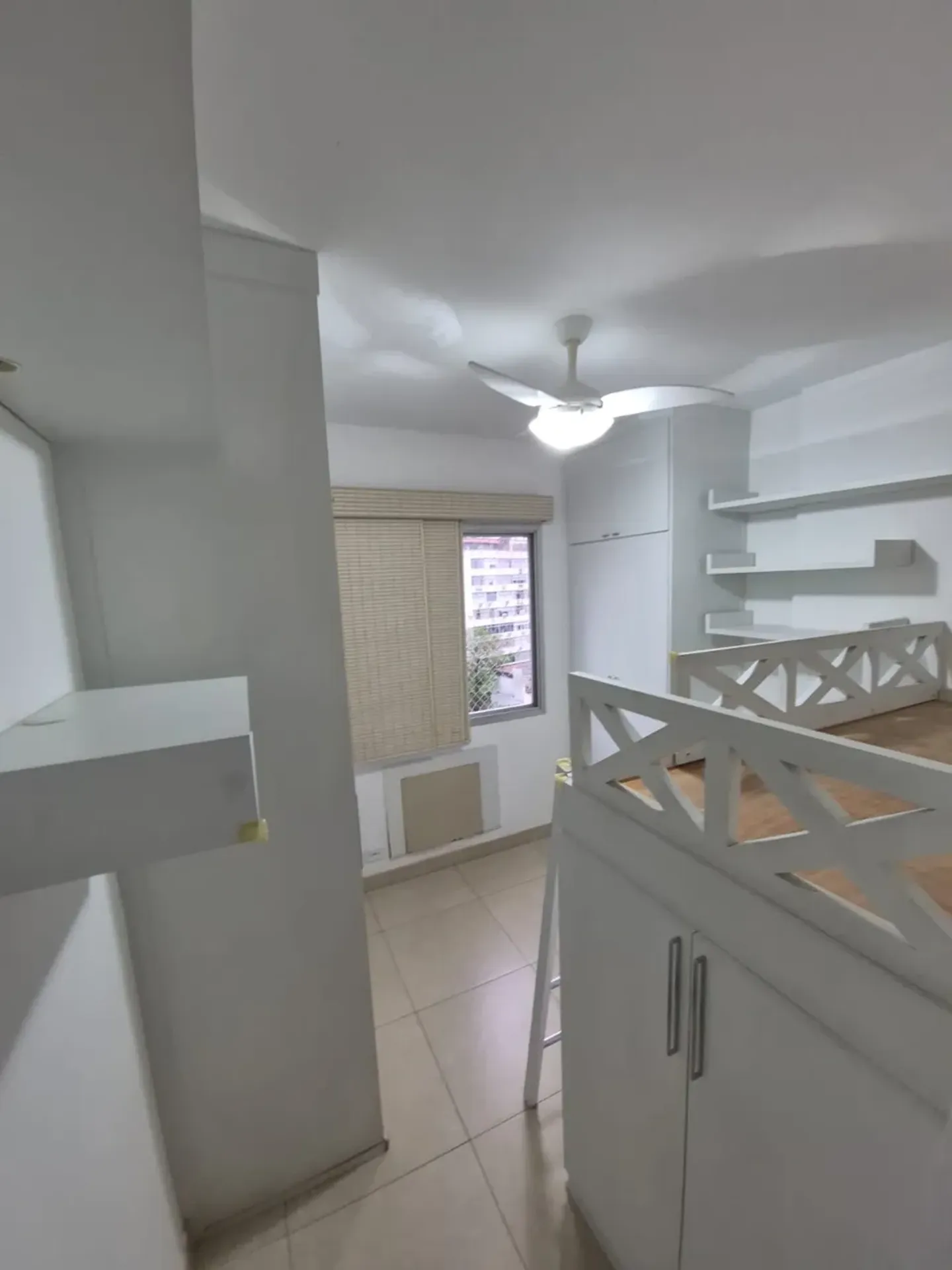 Home office in a 3-bedroom apartment, 140 m² — photo 18