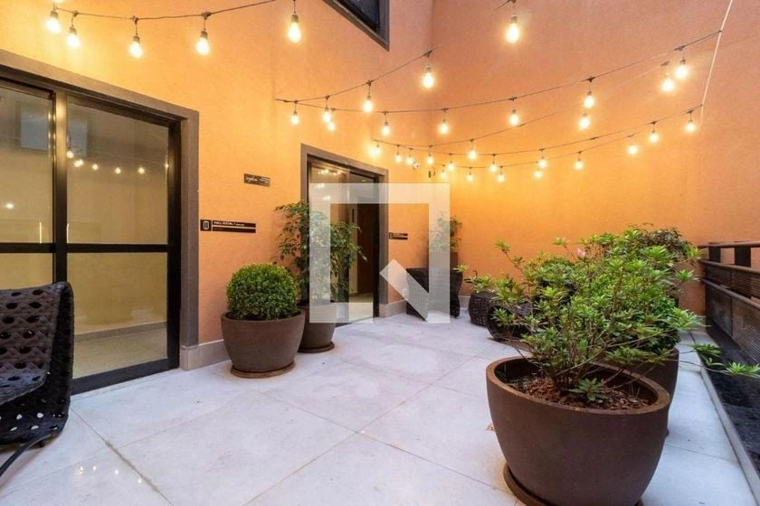 Furnished apartment, 30 m², with a glass-enclosed balcony — photo 16