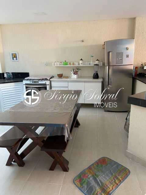Apartamento mobiliado com 2 suítes e 3 banheiros