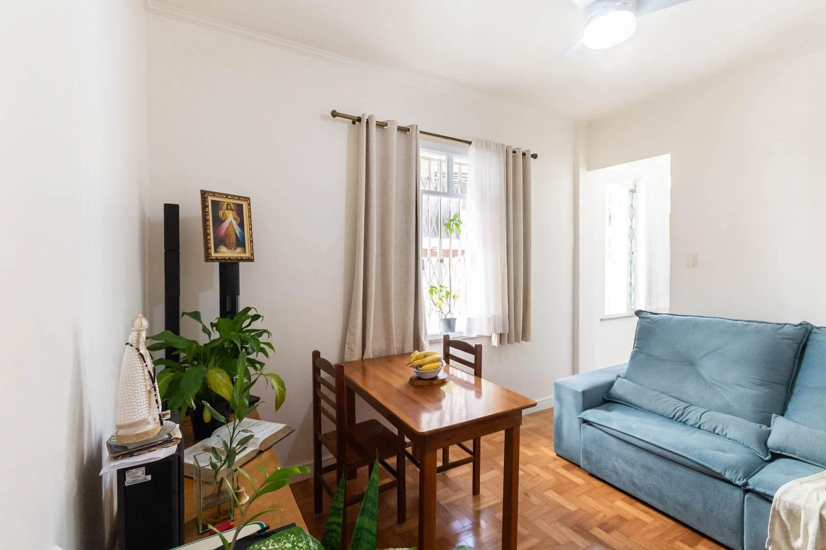 One-bedroom apartment with a washing machine — photo 9
