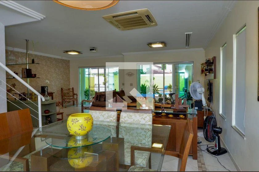 380 m² house with 4 bedrooms and air conditioning — photo 32