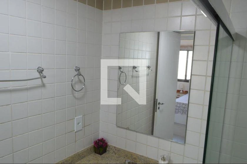 3-bedroom apartment in a building with a gym — photo 28