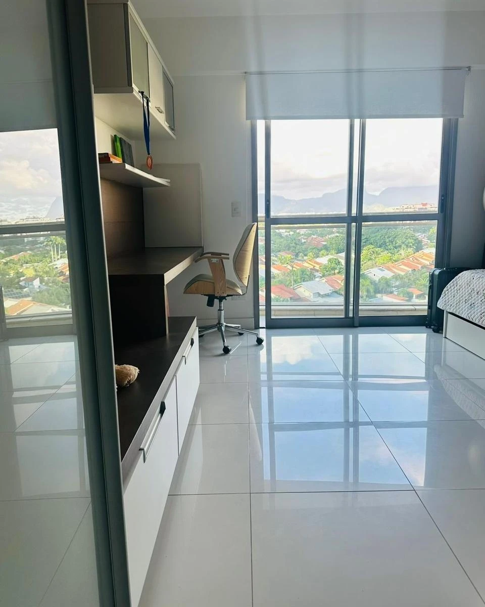 Furnished 260 m² apartment with open-plan kitchen — photo 3
