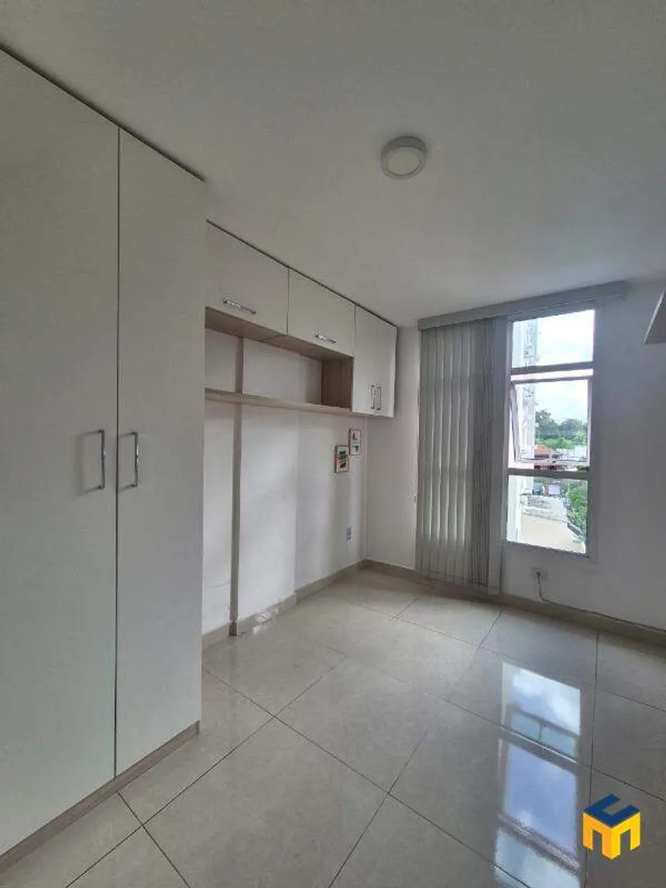 Unfurnished 1-bedroom apartment with parking space — photo 9