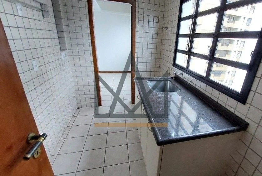 Apartamento en alquiler con 3 dormitorios y 182 m² — photo 2