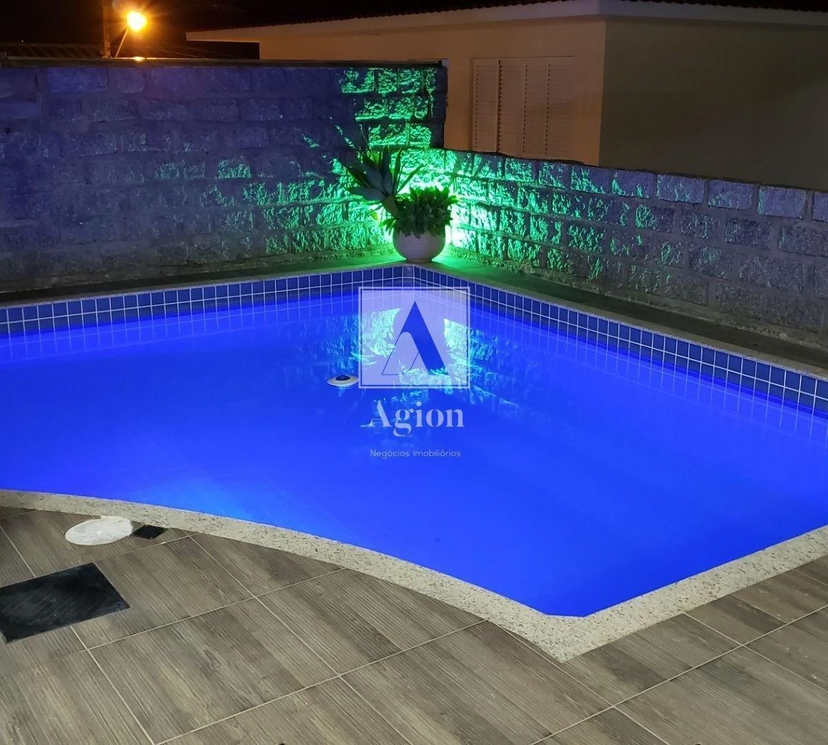 Vista al agua y 3 dormitorios: casa de 405 m² — photo 11