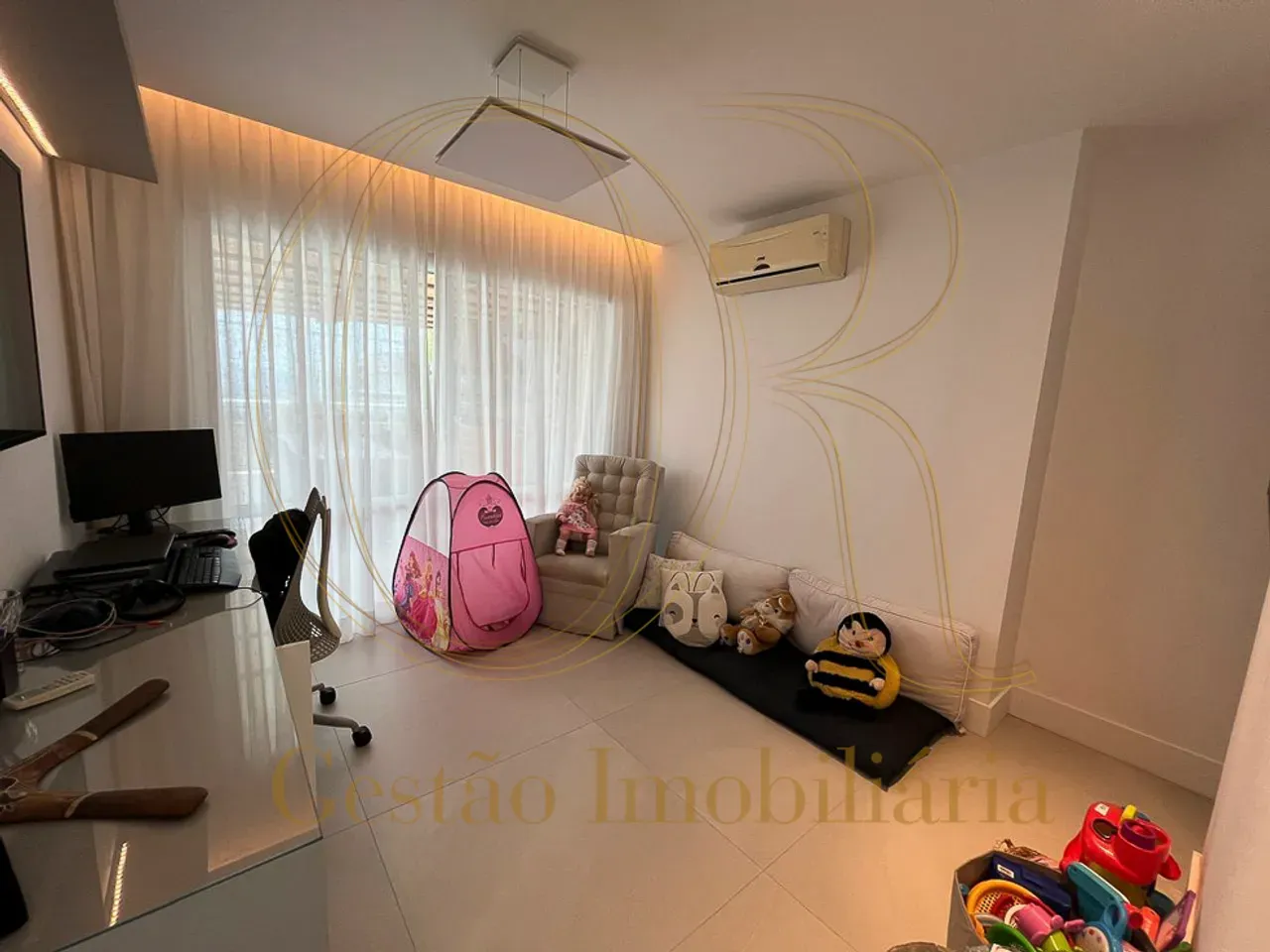 Apartamento mobiliado de 290 m² com 3 quartos e 4 banheiros — photo 31