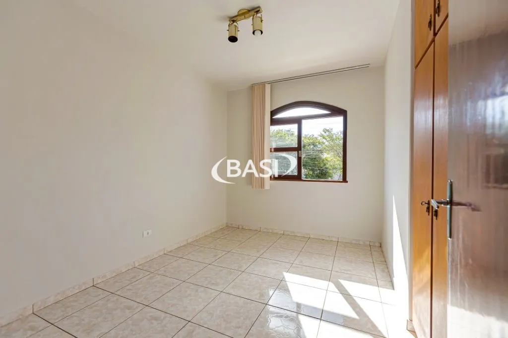 Unfurnished house with 4 bedrooms and 3 bathrooms — photo 63