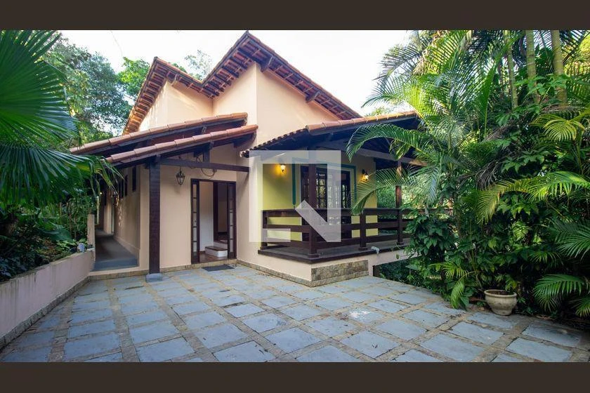 Casa com 4 quartos e churrasqueira na varanda — photo 4