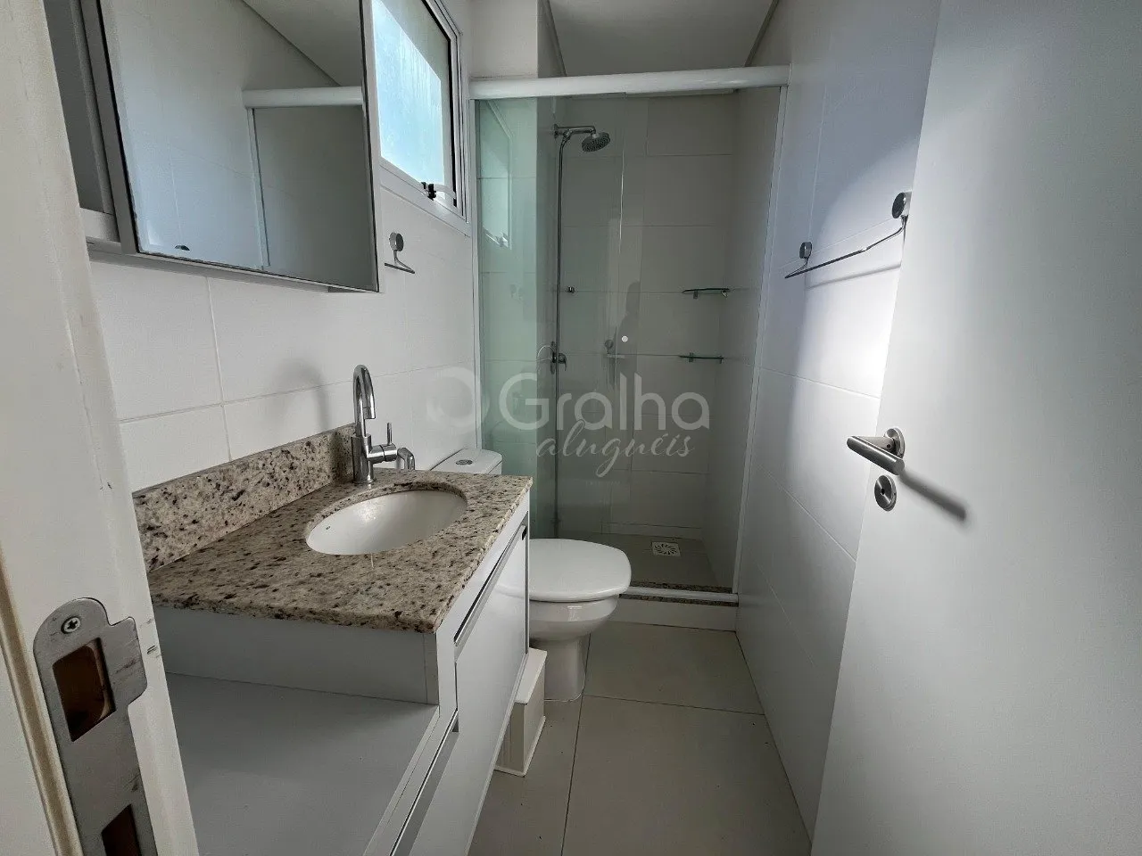Furnished 2-bedroom apartment with 1 en-suite 94 m² — photo 18