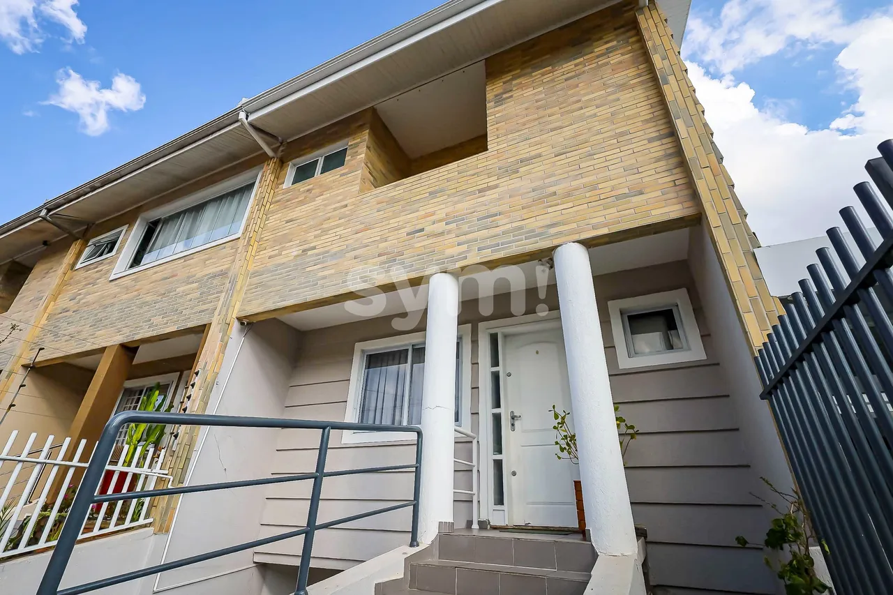4-bedroom 180 m² house with 4 parking spaces — photo 2
