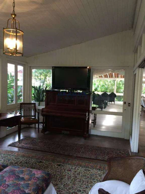 Furnished house with 4 bedrooms and 498 m², closed kitchen — photo 8
