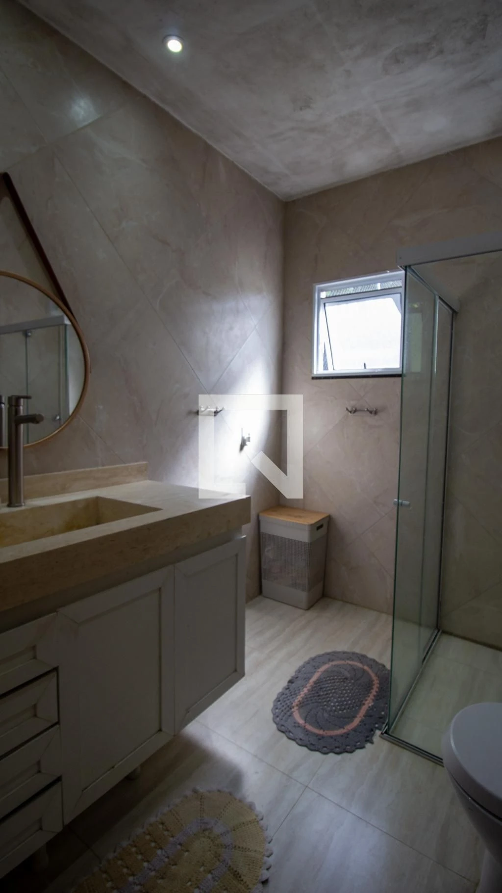 Furnished house with 5 bedrooms and 6 parking spaces — photo 33