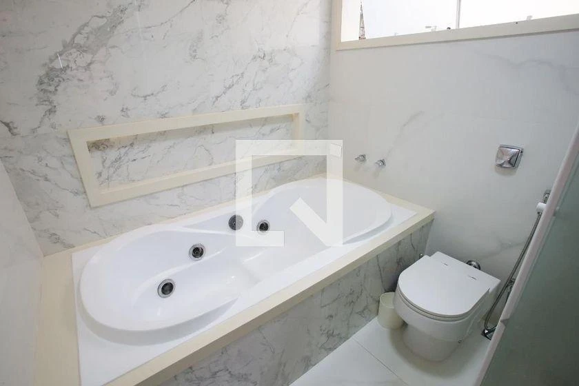 Furnished 400 m² house with 4 bedrooms and 4 bathrooms — photo 4