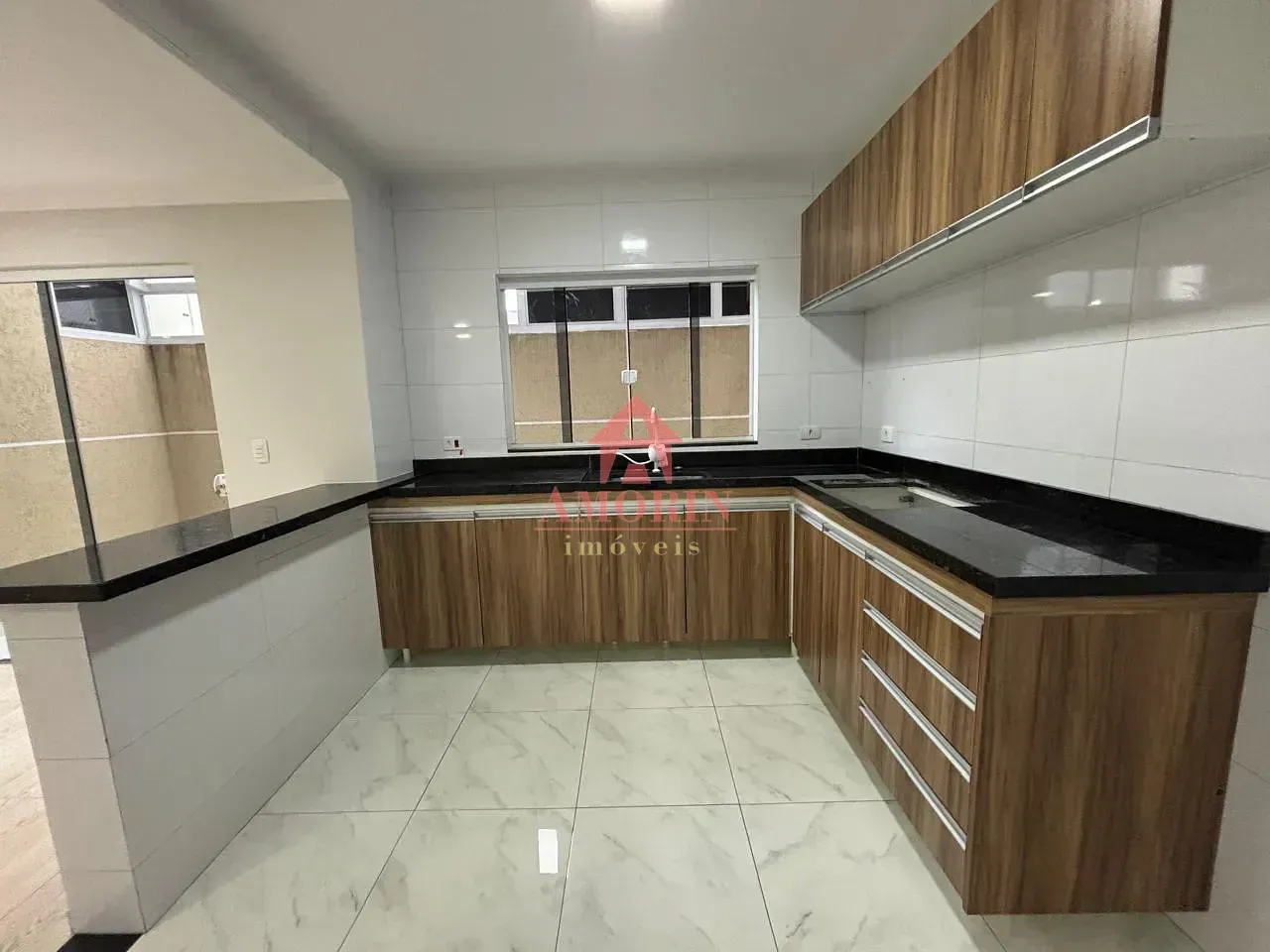 Sobrado com 3 quartos e 3 banheiros