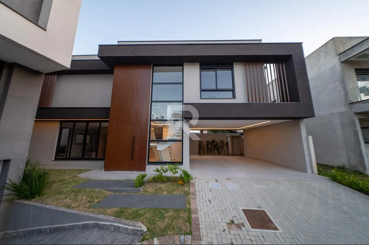 3-suite house with private garden BBQ