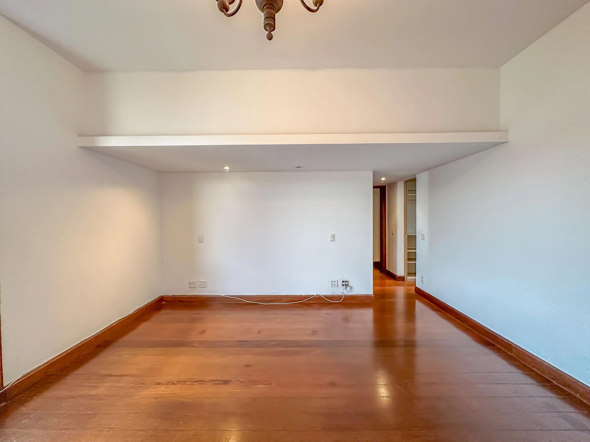 Apartment, 275 m², with a glass-enclosed balcony — photo 75