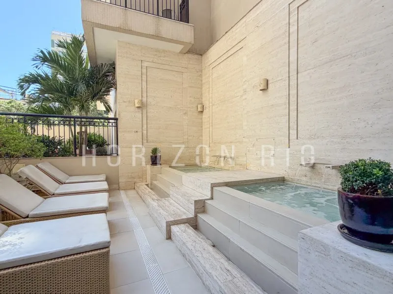 Furnished apartment, 86 m², with floor-to-ceiling windows — photo 11