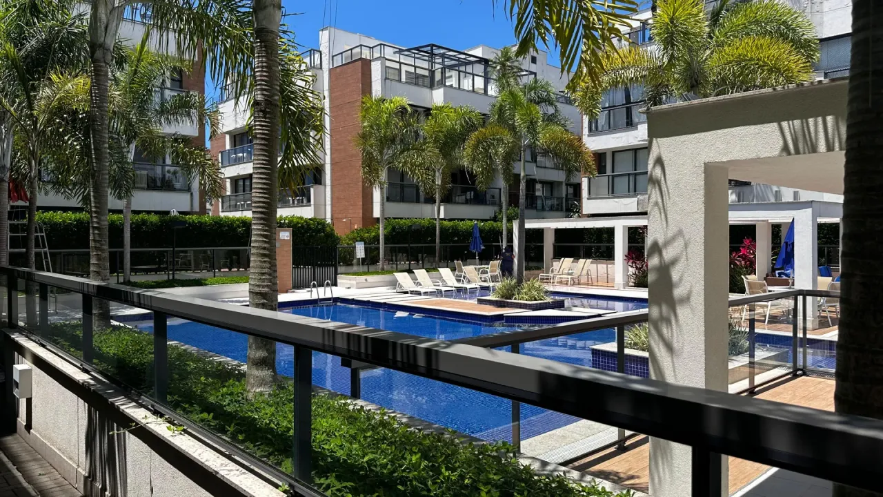 Apartamento semimobiliado com cozinha fechada e 2 vagas — photo 11