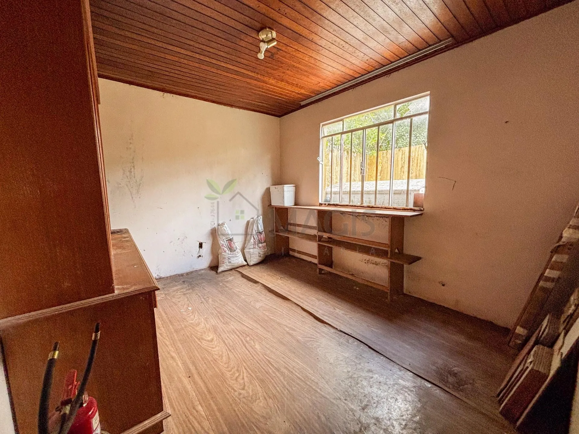 House with 5 bedrooms and 13 parking spaces across 2 floors — photo 68