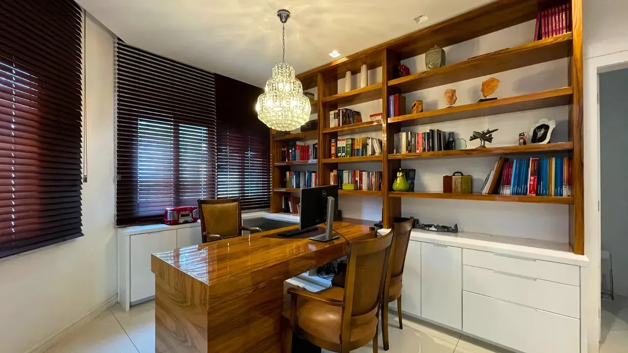 Furnished house with 4 bedrooms and an open-plan kitchen — photo 22
